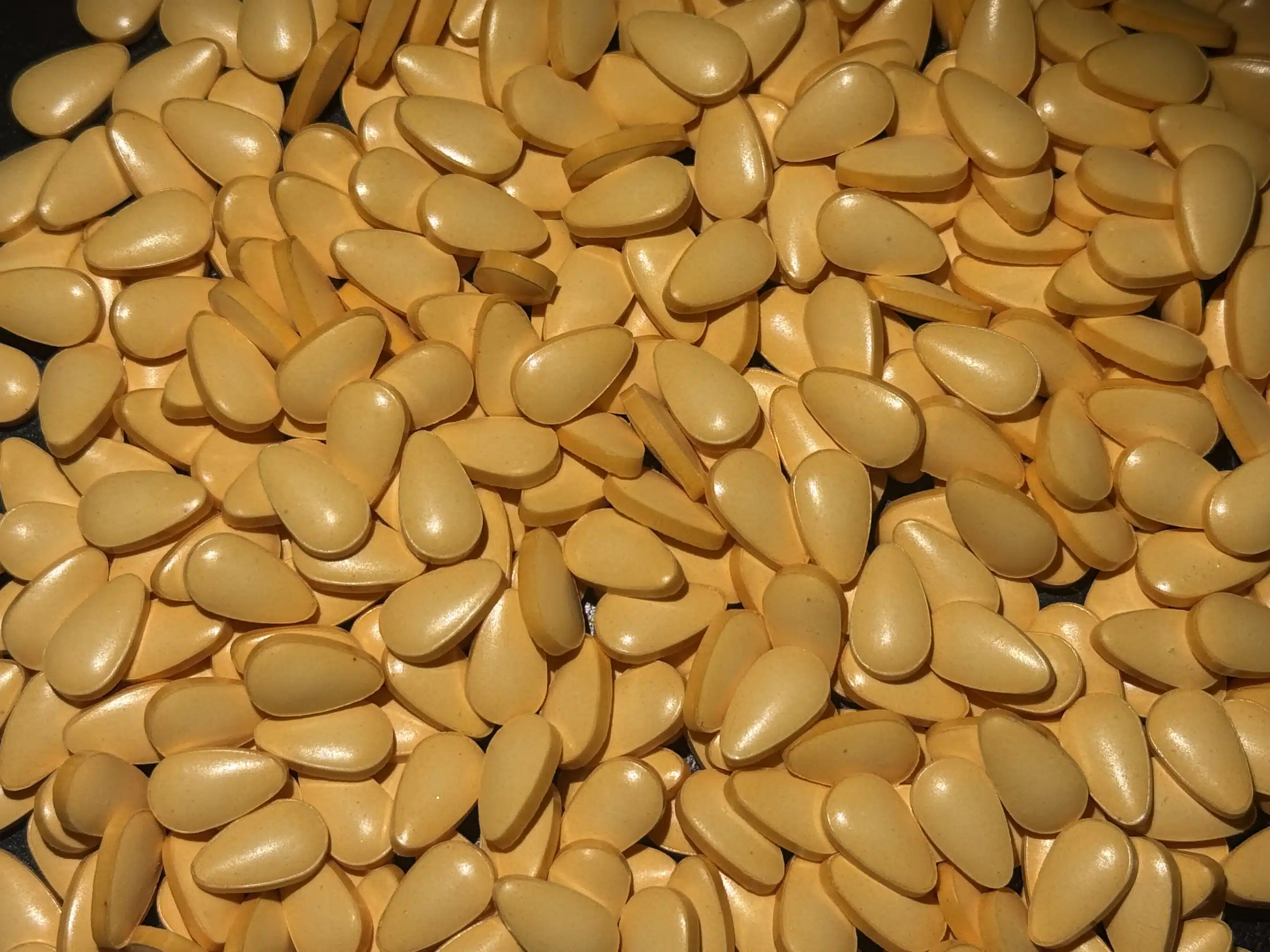 Tadalafil 20 mg tabletter för behandling av erektil dysfunktion och benign prostatahyperplasi.
